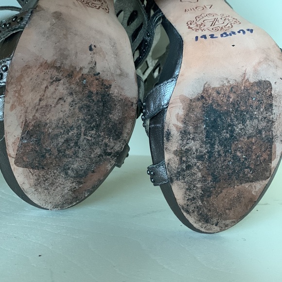 Woman’s shoe pewter - Picture 6 of 8